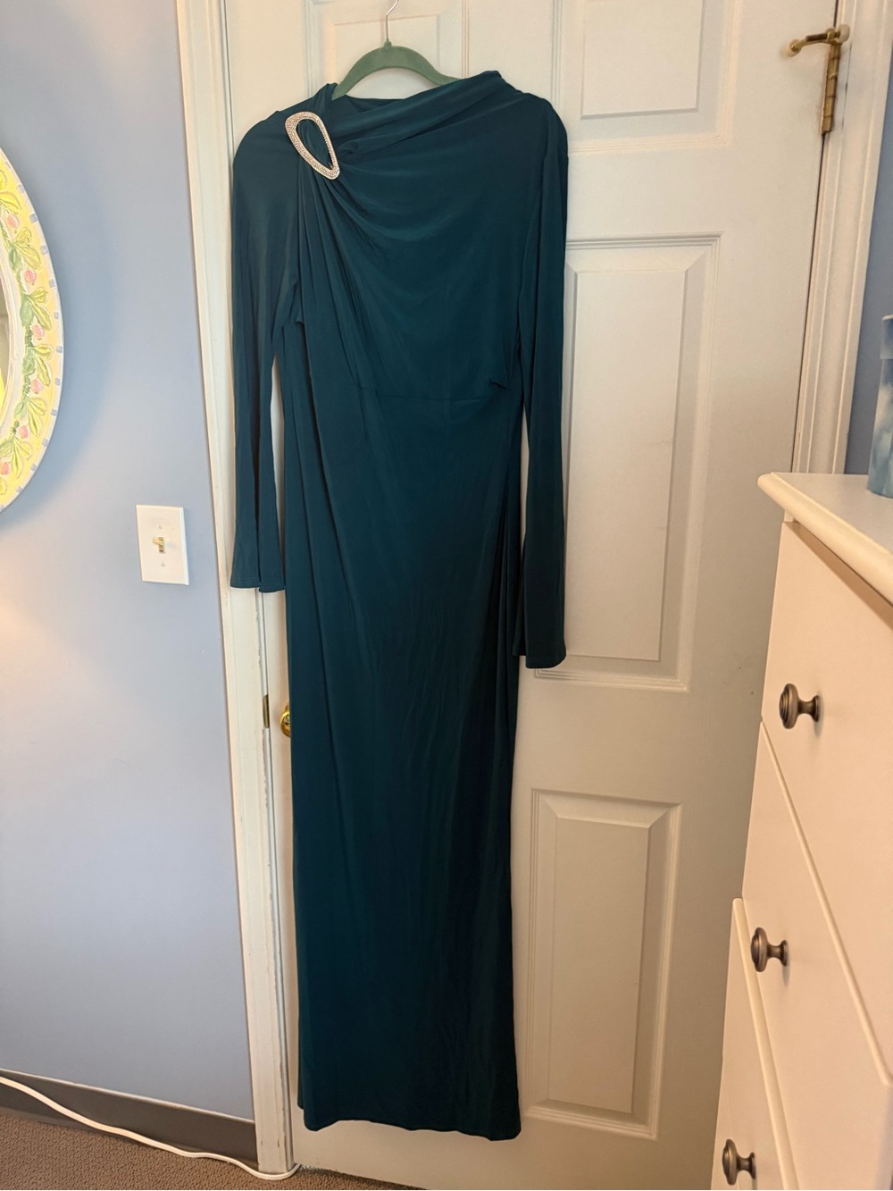 ASOS Long Teal Green Maxi Dress w/Draped Shoulder and Embellished Brooch. Sz L.